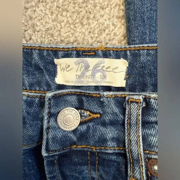Free People We The Free Emmy Bootcut Split Hem Jeans 26 EUC